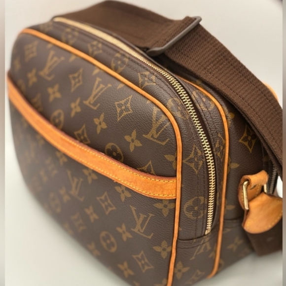 Louis Vuitton Reporter crossbody Bag. - Picture 5 of 14